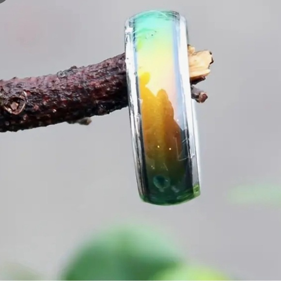 Mood ring. For the person that has everything! - Picture 4 of 4